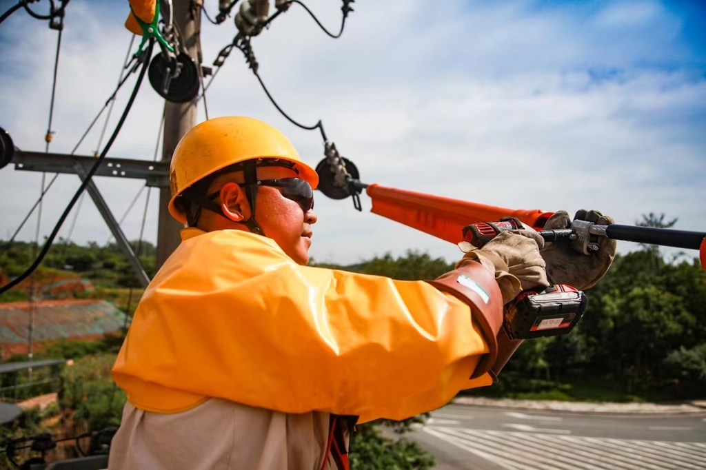 專版：致敬！在高溫下堅守的勞動者！(分離-FZ0039358448